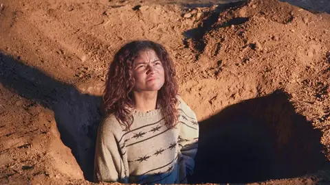 Zendaya como Rue en la temporada 3 de Euphoria Zendaya como Rue en la temporada 3 de Euphoria