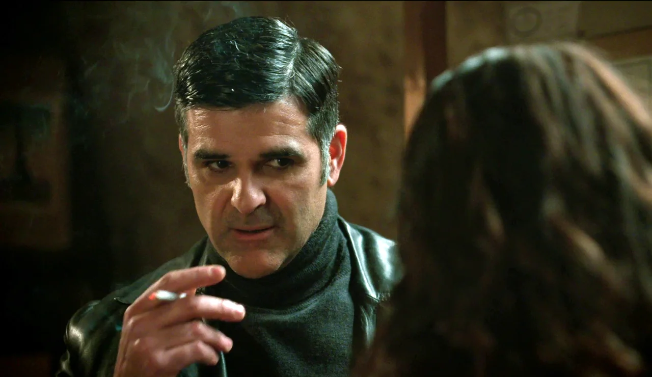 Capítulo 568 de Sueños de libertad; 26 de mayo: Álvaro amenaza a Beatriz con delatarla si lo descubren tras el robo