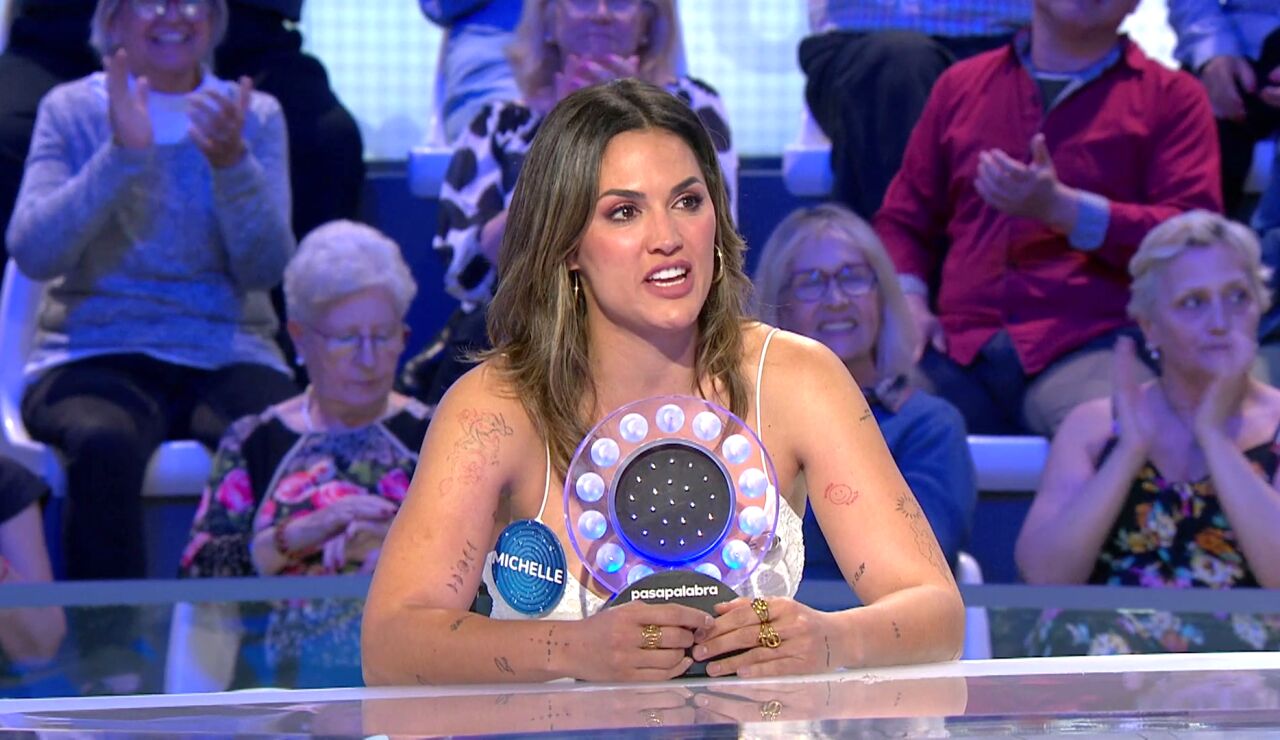 El &lsquo;parto&rsquo; de Michelle Calv&oacute; en La Pista: &iexcl;con lo f&aacute;cil que Roberto Leal le pone la canci&oacute;n!