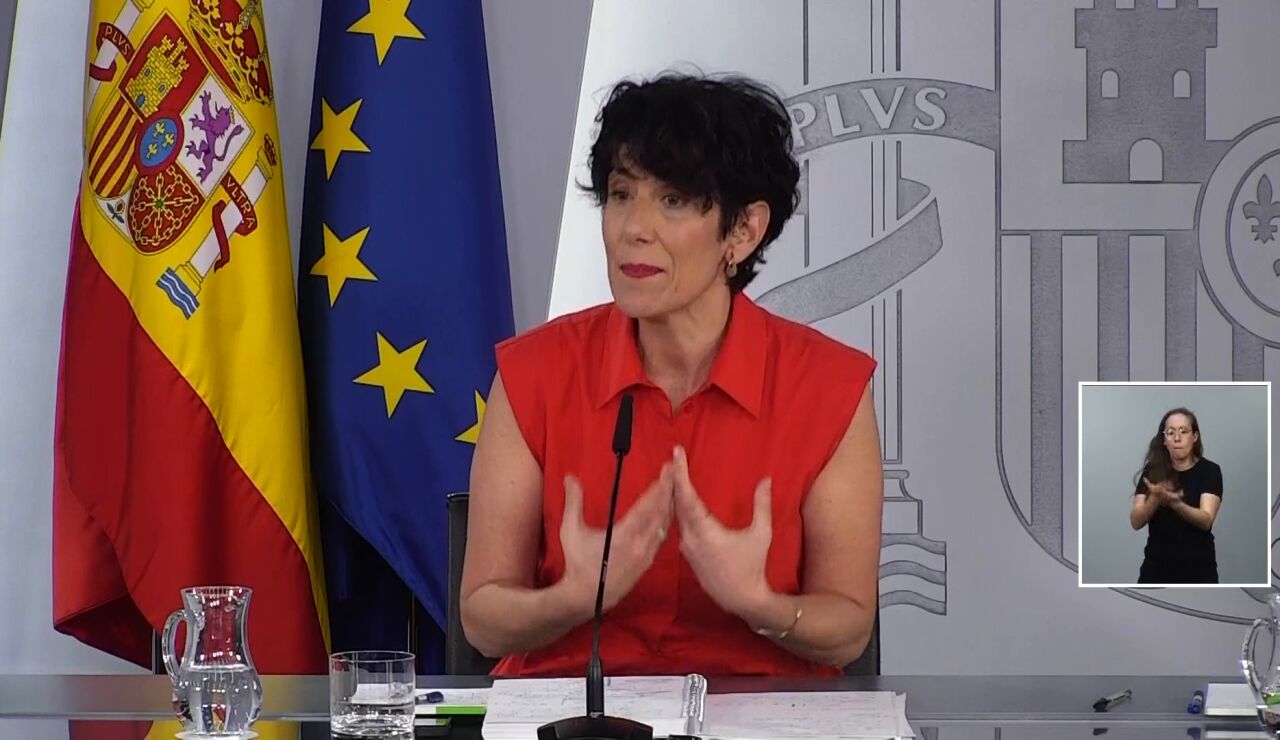 El Gobierno cree que en el caso Zapatero es "momento de que trabaje la Justicia" y en el caso Bego&ntilde;a G&oacute;mez reitera que "no todo vale"