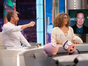 "Se empezaron a pegar tiros": el surrealista día en el que Lolita y Miguel Bosé temieron por su vida "Se empezaron a pegar tiros": el surrealista día en el que Lolita y Miguel Bosé temieron por su vida