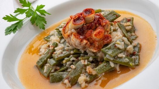 Argui&ntilde;ano: receta de jud&iacute;as verdes con arroz y manitas de cerdo, un plato completo, nutritivo y tradicional