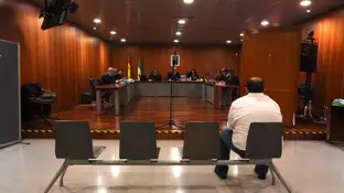 Juzgan en Málaga a un cura por abusar de cuatro mujeres El cura acusado presuntamente de abusar de varias mujeres en el banquillo de los acusados, durante la celebración de su juicio. A 25 de mayo de 2026 en Málaga (Andalucía, España). La Audiencia de Málaga tiene previsto juzgar esta semana a un cura al que la Fiscalía acusa de presuntamente abusar de varias mujeres con las que tenía una relación de amistad --hay cuatro denunciantes--, tras sedarlas, y también por grabarlas en esos momentos en los que estaban inconscientes. La Fiscalía pide inici...