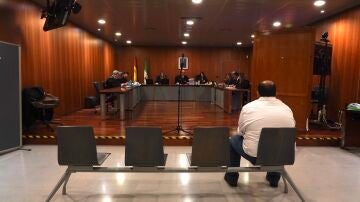 Juzgan en M&aacute;laga a un cura por abusar de cuatro mujeres