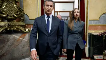 El líder del Partido Popular, Alberto Núñez-Feijóo, y la portavoz del PP, Esther Muñoz El líder del Partido Popular, Alberto Núñez-Feijóo, y la portavoz del PP, Esther Muñoz