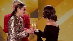 Ana Milán gana los prismáticos de oro en Mask Singer y tiene un emotivo gesto con Ruth Lorenzo