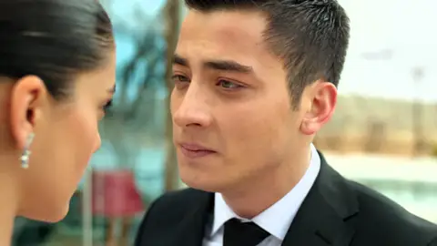 Kaya y Zerrin repiten la historia de Sahin y Nare Kaya y Zerrin repiten la historia de Sahin y Nare