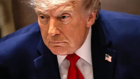Trump amenaza a Omán por las negociaciones con Irán sobre Ormuz: "Se comportará o tendremos que destruirlo" Trump amenaza a Omán por las negociaciones con Irán sobre Ormuz: "Se comportará o tendremos que destruirlo"