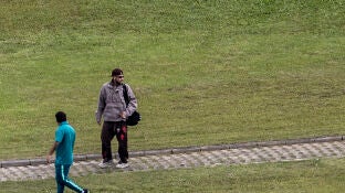 Neymar Jr. a su llegada al centro de entrenamiento en Teres&oacute;polis