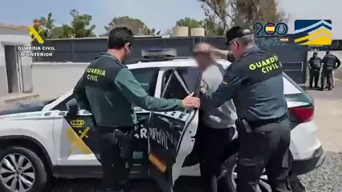 Nueve detenidos por asistir a redes de tráfico de personas en las costas de Almería Nueve detenidos por asistir a redes de tráfico de personas en las costas de Almería