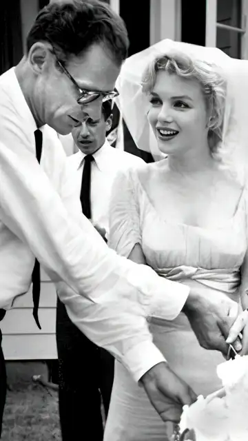 Marilyn Monroe en su boda con Arthur Miller Marilyn Monroe en su boda con Arthur Miller