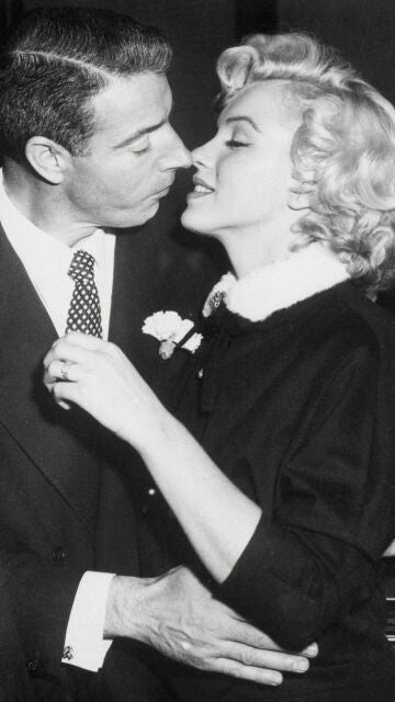 Marilyn Monroe en su boda con Joe DiMaggio