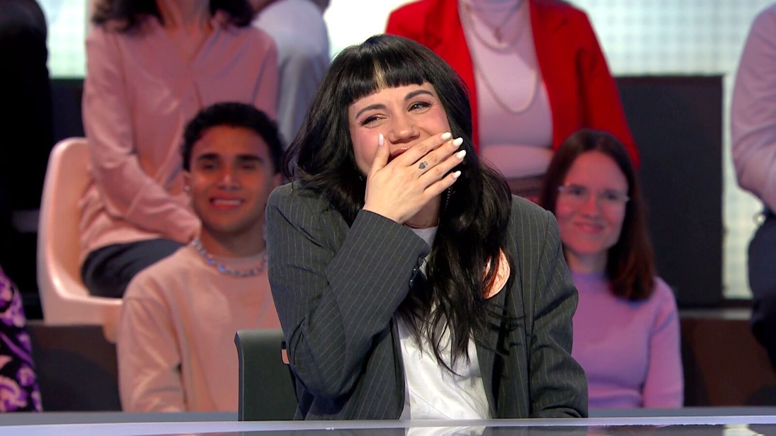 “Qué sufrimiento”: Angy Fernández sufre un divertido ataque de hipo en pleno Pasapalabra