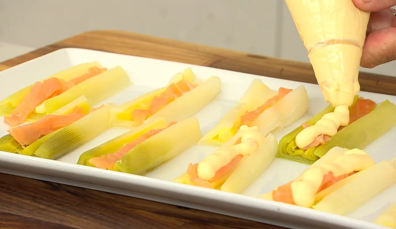 El truco de Karlos Arguiñano para hacer una mayonesa muy especial: con huevo duro y salmón