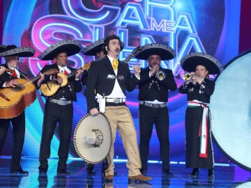 An&iacute;bal G&oacute;mez sorprende con una particular versi&oacute;n de &lsquo;Mocatriz&rsquo; acompa&ntilde;ado de mariachis