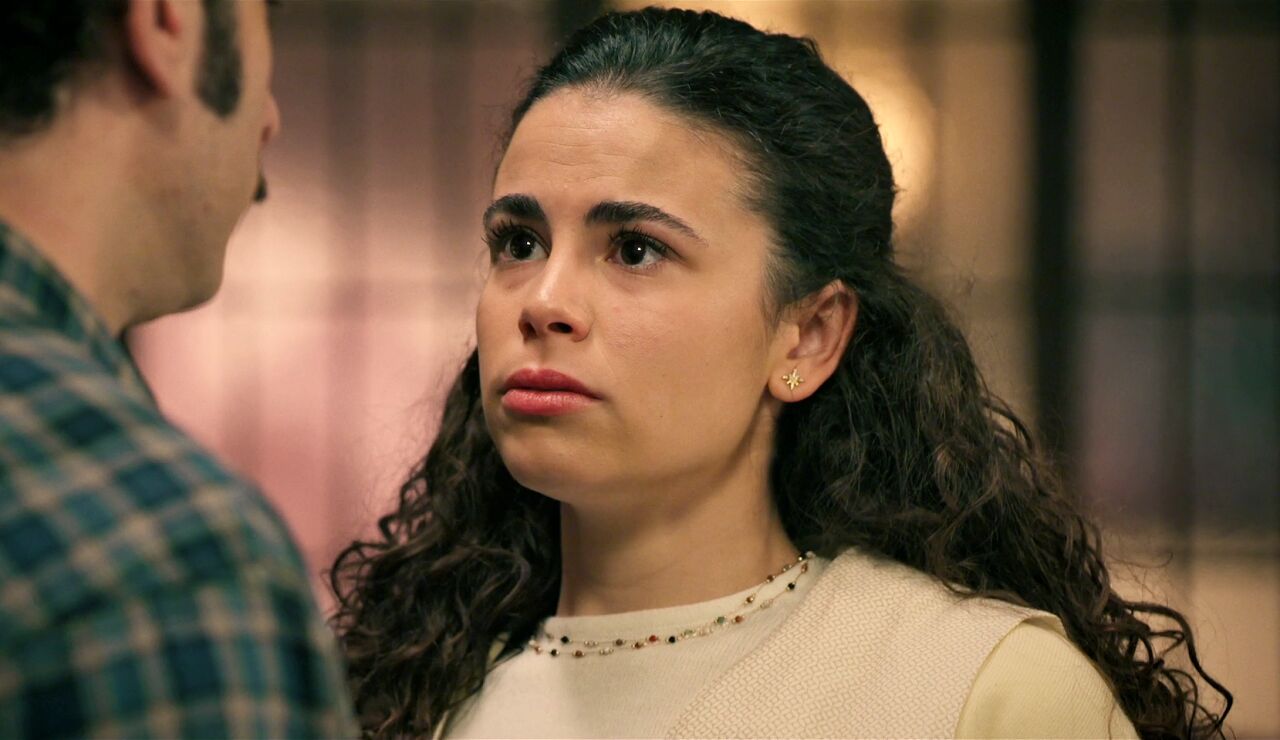 Salva sacrifica su relaci&oacute;n con Mabel para protegerla
