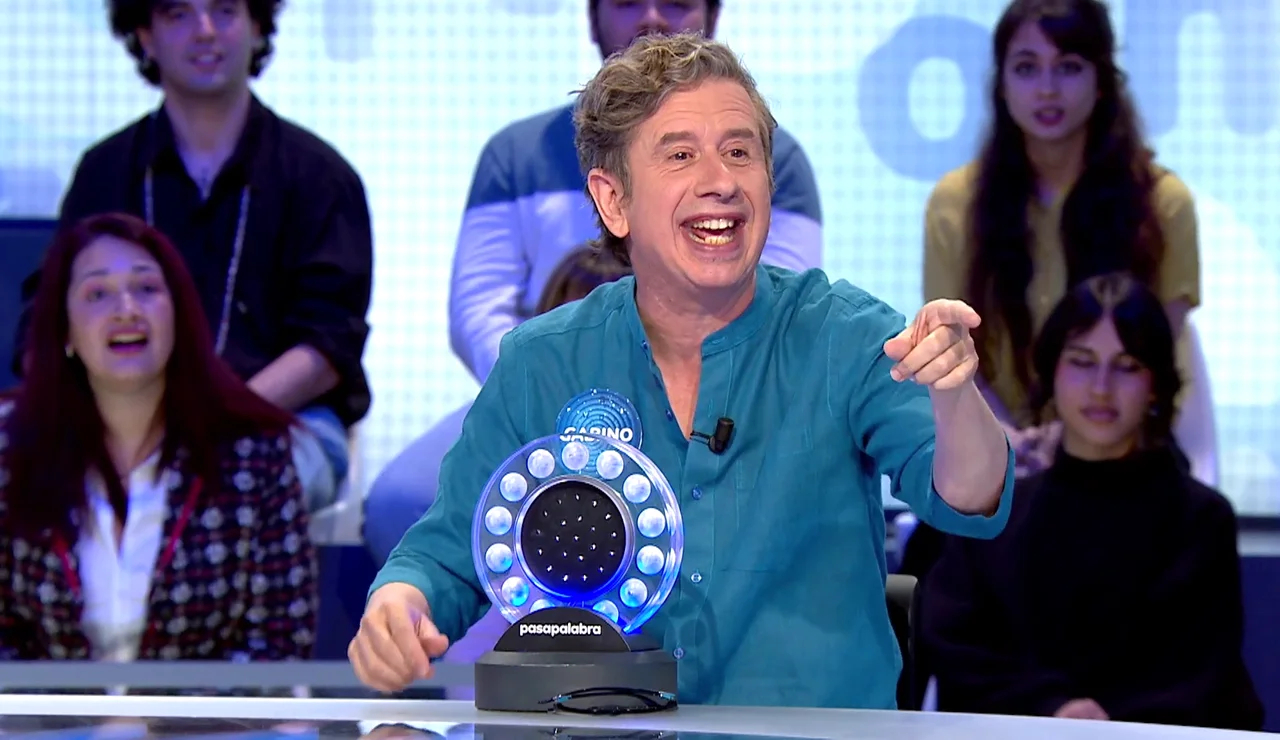 El insólito momento de Gabino Diego rapeando en Pasapalabra: ¡menudo flow!