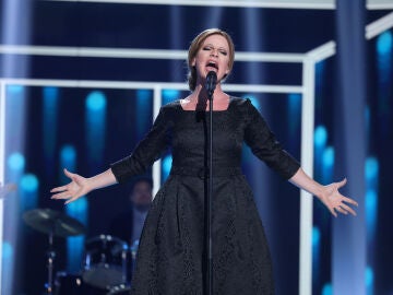 Apote&oacute;sico: Mart&iacute;n Savi impacta como Adele con &lsquo;Rolling in the deep&rsquo; 