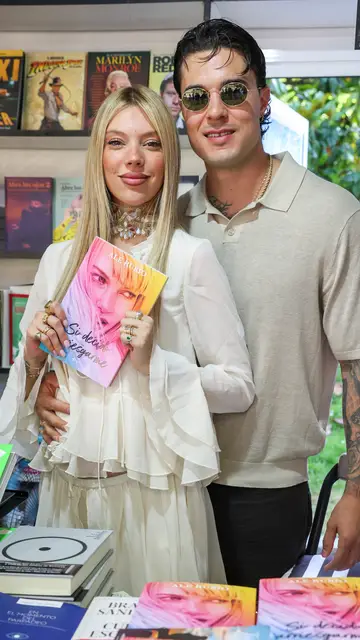 Alejandra Rubio y Carlo Costanzia en la Feria del Libro de Madrid Alejandra Rubio y Carlo Costanzia en la Feria del Libro de Madrid