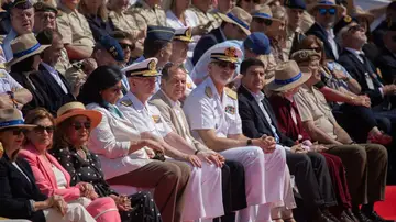 Felipe VI preside mañana en Vigo el desfile del Día de las Fuerzas Armadas: 3.700 militares, 70 aviones y cien vehículos Felipe VI preside mañana en Vigo el desfile del Día de las Fuerzas Armadas: 3.700 militares, 70 aviones y cien vehículos