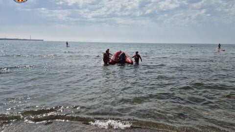 Rescatan en Sagunto (Valencia) a dos personas tras un accidente de un hidroavi&oacute;n a 500 metros de la costa