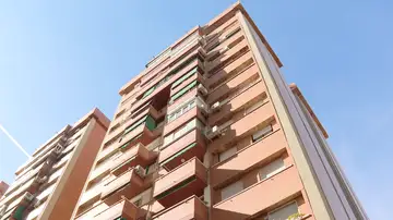 Imagen de un bloque de pisos Imagen de un bloque de pisos