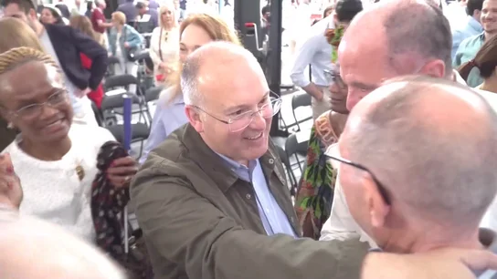 El PP exige un cambio de gobierno mientras Moncloa se sostiene en los socios El PP exige un cambio de gobierno mientras Moncloa se sostiene en los socios
