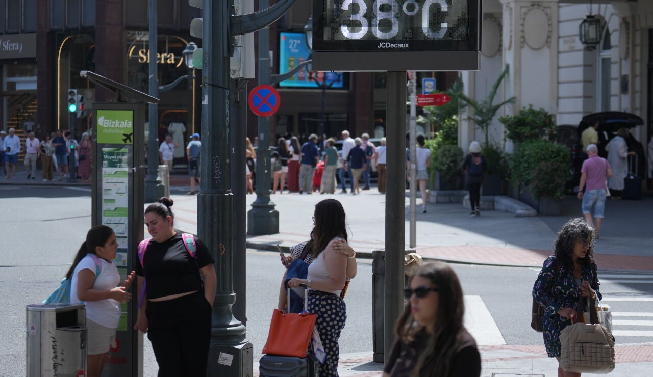  El verano arranca con la primera ola de calor del a&ntilde;o y avisos extremos en gran parte de Espa&ntilde;a