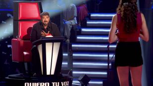 Antonio Orozco con Judith en La Voz Kids