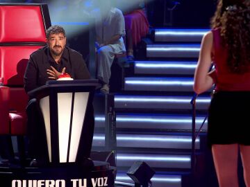 Antonio Orozco con Judith en La Voz Kids