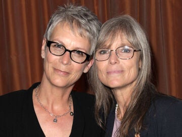 Jamie Lee Curtis y su hermana Kelly Curtis en 2012
