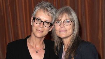 Jamie Lee Curtis y su hermana Kelly Curtis en 2012