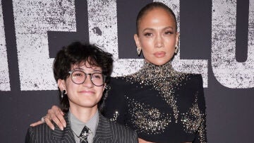 Emme y Jennifer Lopez en una alfombra roja