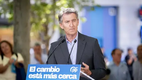 Alberto Núñez Feijóo: "No pretendo remover conciencias ni buscar atajos" para llegar a la Moncloa Alberto Núñez Feijóo: "No pretendo remover conciencias ni buscar atajos" para llegar a la Moncloa