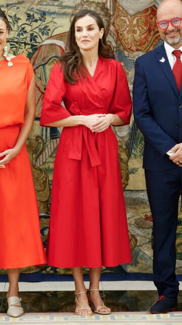 Letizia vestida de rojo