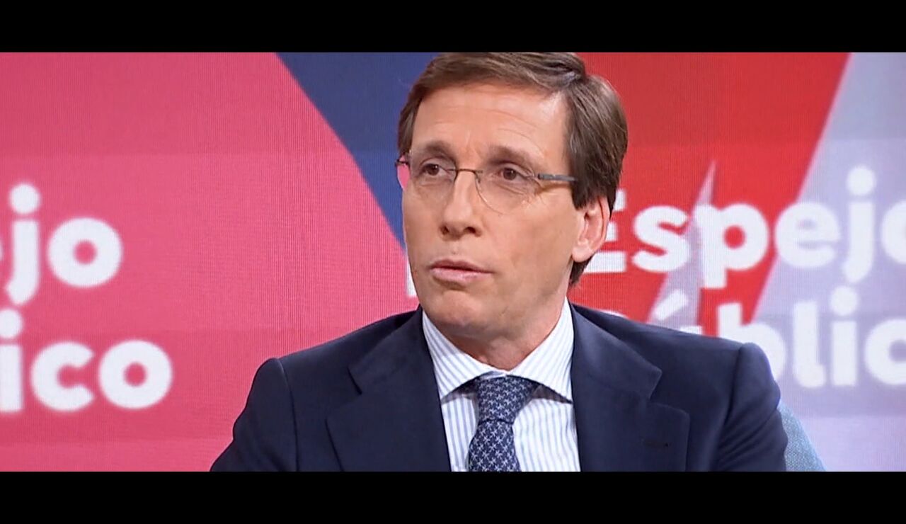 Mart&iacute;nez- Almeida