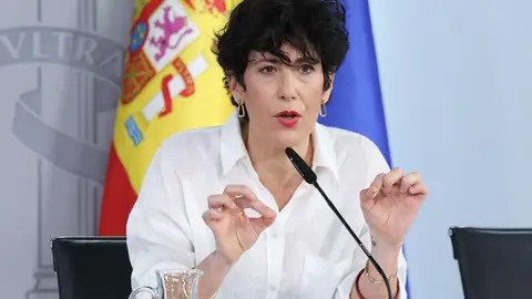 El Consejo de Ministros aprueba el anteproyecto del Estatuto Marco de los médicos La ministra Portavoz, Elma Saiz, durante una rueda de prensa posterior al Consejo de Ministros, en el Palacio de la Moncloa, a 2 de junio de 2026, en Madrid (España). El Consejo de Ministros ha dado luz verde a la tramitación del anteproyecto de Ley del Estatuto Marco del personal estatutario de los servicios de salud a pesar de las reivindicaciones de los sanitarios para que sus peticiones sean recogidas. 02 JUNIO 2026 Marta Fernández / Europa Press 02/06/2026