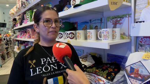 Vegueta se prepara para recibir al Papa: &ldquo;Hemos tenido que pedir los bolsos varias veces porque se agotan&rdquo;