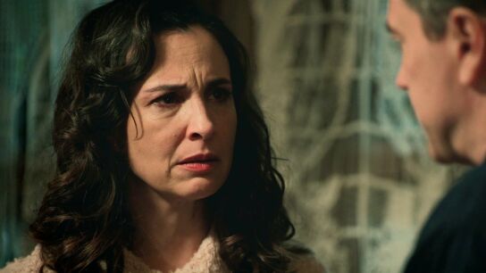 Beatriz amenaza a Gabriel con desvelar su secreto si la denuncia