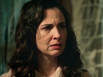 Beatriz amenaza a Gabriel con desvelar su secreto si la denuncia