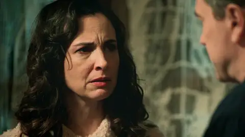 Beatriz amenaza a Gabriel con desvelar su secreto si la denuncia Beatriz amenaza a Gabriel con desvelar su secreto si la denuncia