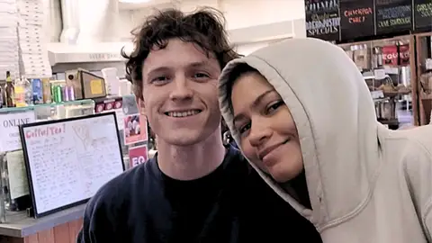 Selfie de Tom Holland y Zendaya Selfie de Tom Holland y Zendaya