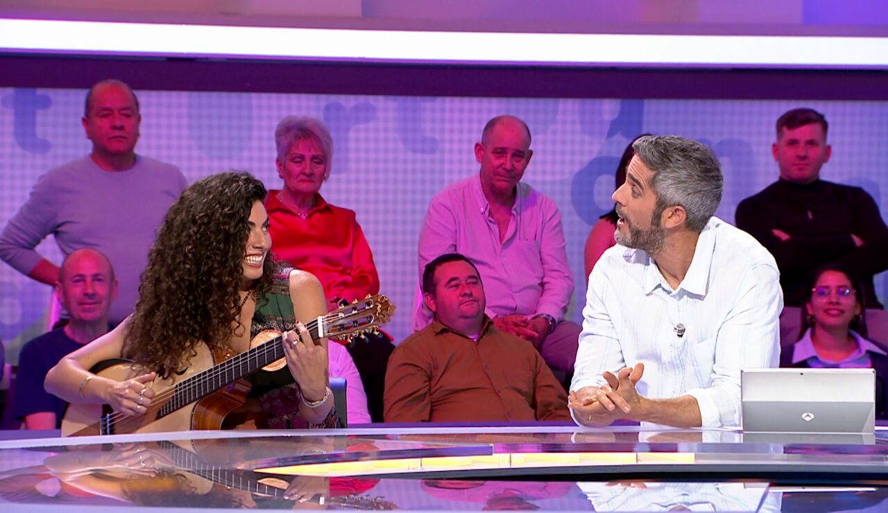 Nya de la Rubia emociona con su voz, su guitarra y una versi&oacute;n especial de &lsquo;Me quedo&rsquo; para Pasapalabra
