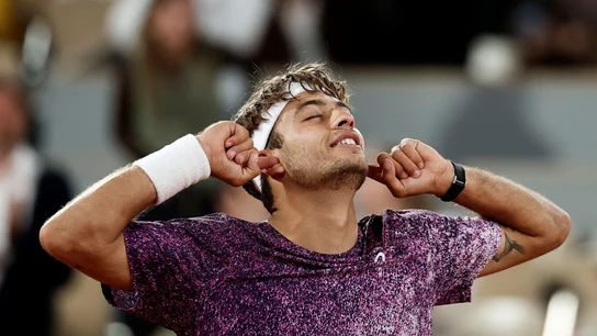 Flavio Cobolli celebra su victoria ante Felix Auger-Aliassime Flavio Cobolli celebra su victoria ante Felix Auger-Aliassime
