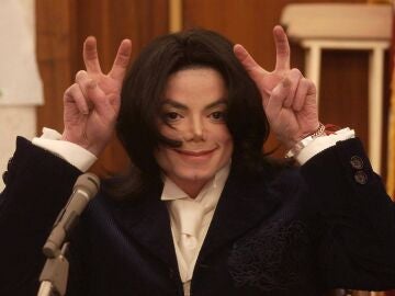 Michael Jackson en un juicio en 2002