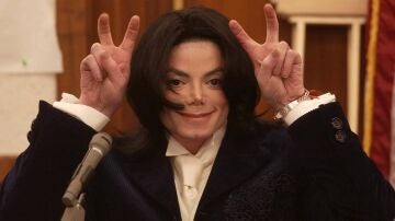 Michael Jackson en un juicio en 2002
