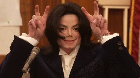 Michael Jackson en un juicio en 2002