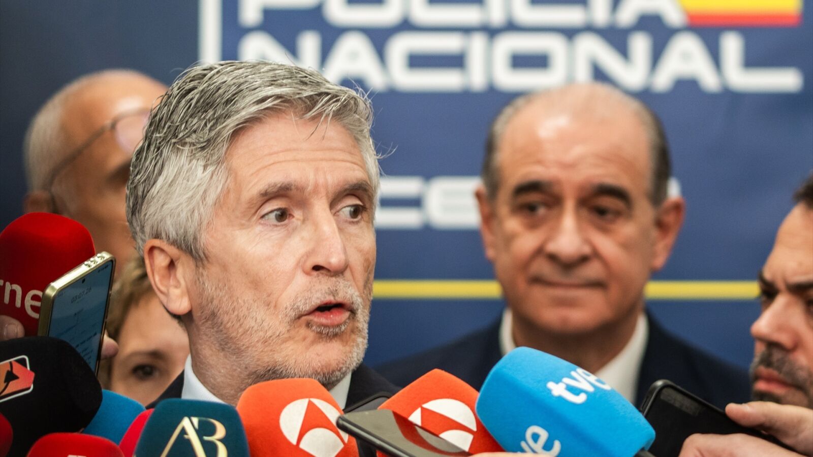 Marlaska marca distancia con Mercedes González: 
