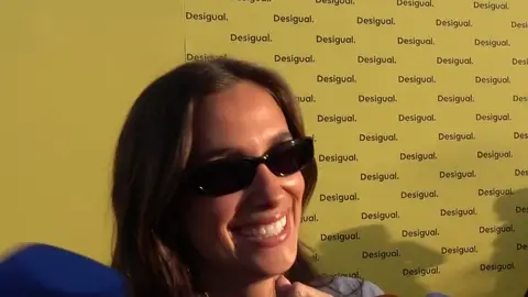 María Pombo atendiendo a la prensa María Pombo atendiendo a la prensa