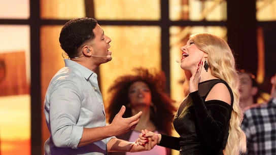 Pura química: María Parrado y Kenneth enamoran como Meghan Trainor y John Legend Pura química: María Parrado y Kenneth enamoran como Meghan Trainor y John Legend